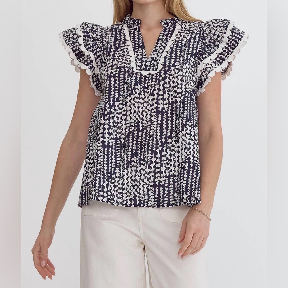 Entro Ric Rac Navy Floral Top. Size Large